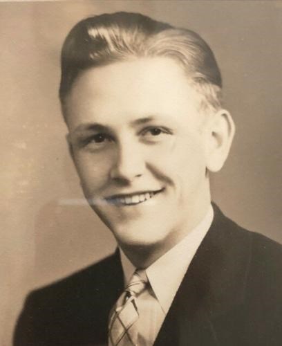 Roger Lee Obituary (1920 - 2022) - Legacy Remembers