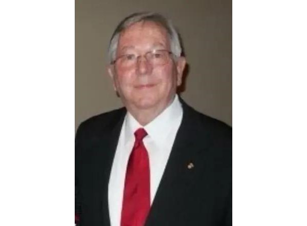 Dan Bench Obituary Hedges Scott Millard Funeral Homes And Lake Memorial Gardens Osage Beach 