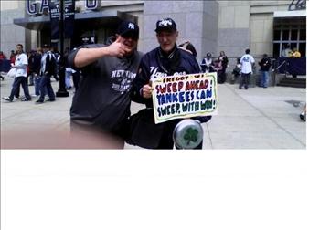 Longtime New York Yankees fan Freddy 'Freddy Sez' Schuman dies at