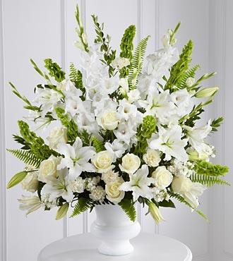 Sandy Rose Vase Arrangement – Beaudry Flowers